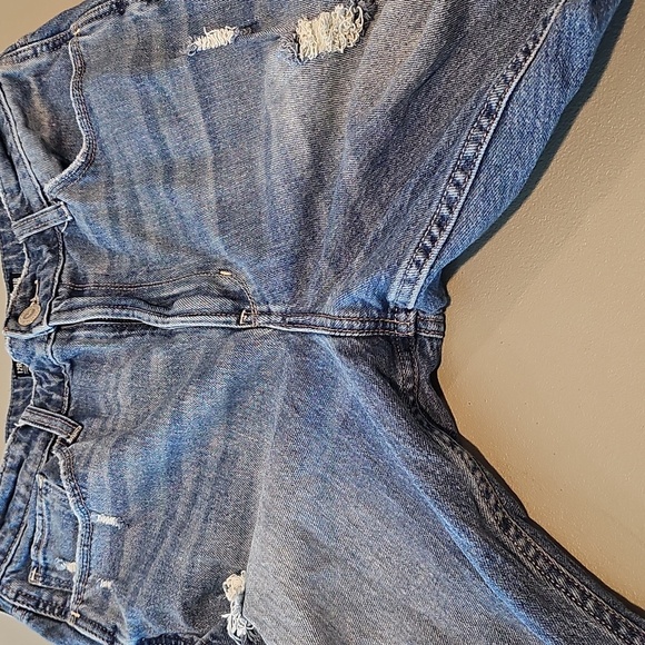 Hollister Size 12 High Rise Mom Jeans - Distressed Style Blue - Picture 5 of 8